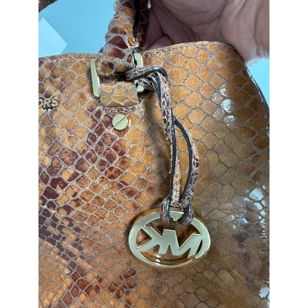 Michael Kors Faux Snake Skin Satchel Tote Bag w/Matching Wallet - Picture 9 of 13